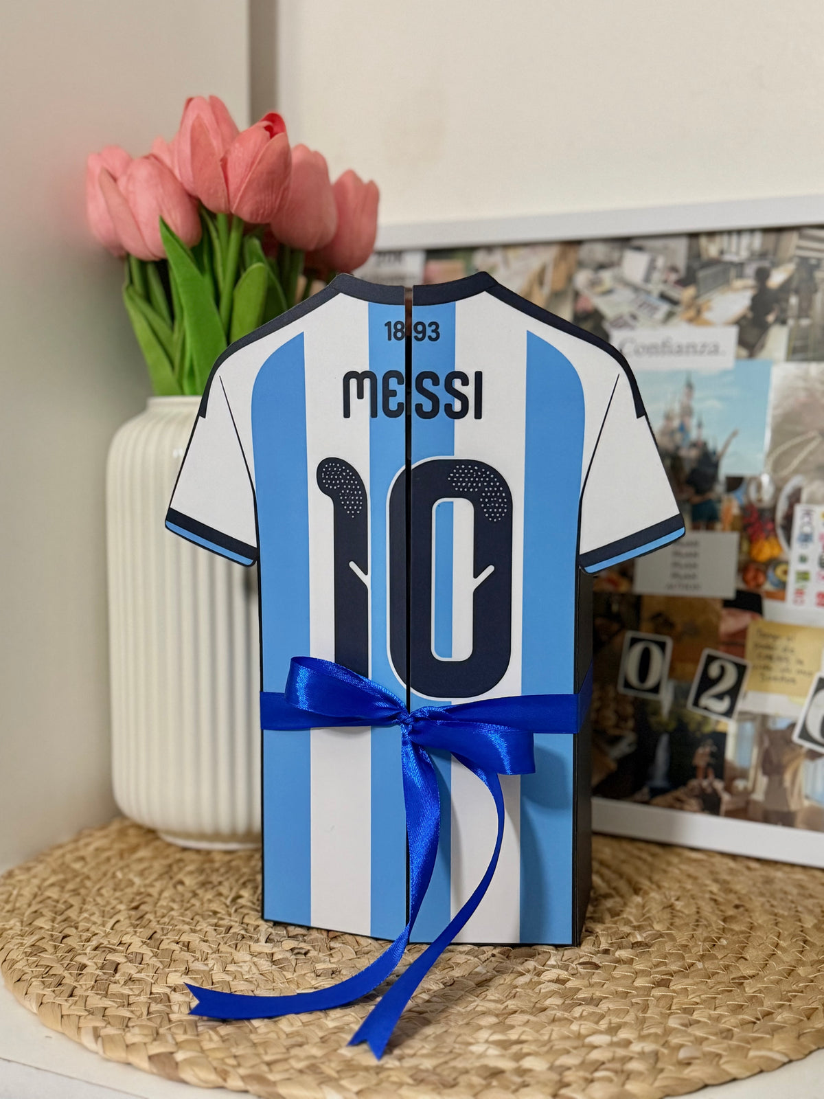 Plantilla digital | Box de Regalo Camiseta de Fútbol | Box Messi love