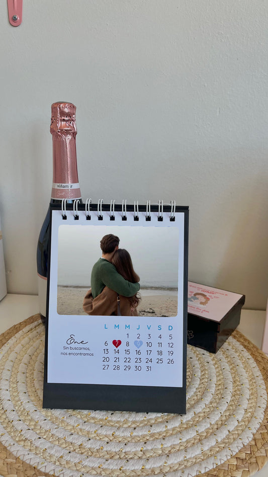 Calendario de Pareja Personalizado | 12 Meses de Recuerdos ❤️